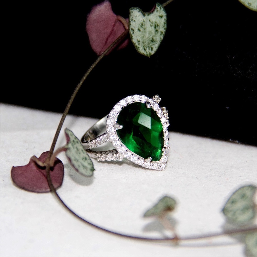 Sterling‎ Silver Pear Cut Green Faux Emerald Halo Cocktail Ring Size 7.25